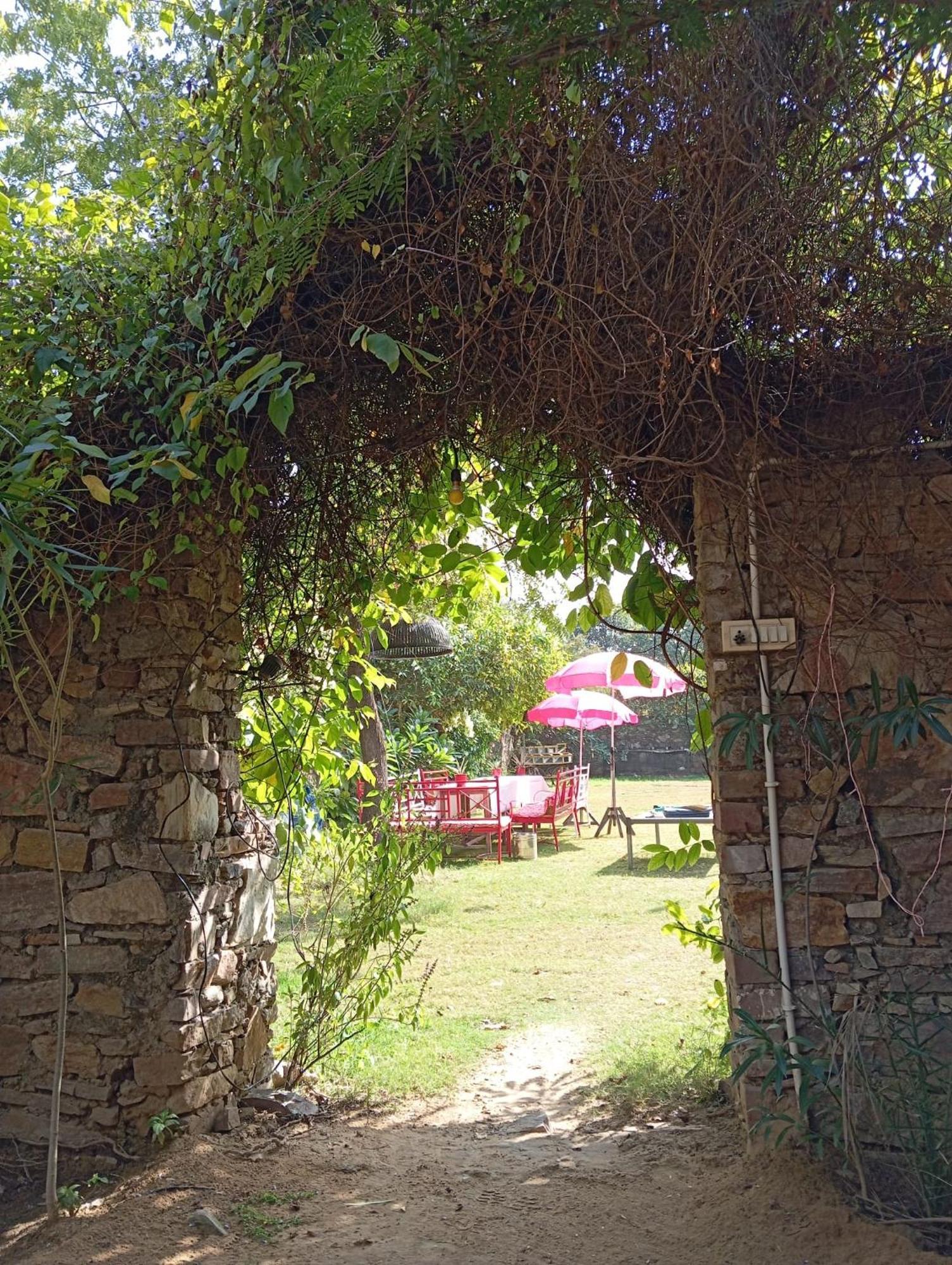 The Secret Garden Bed & Breakfast พุชการ์ ภายนอก รูปภาพ